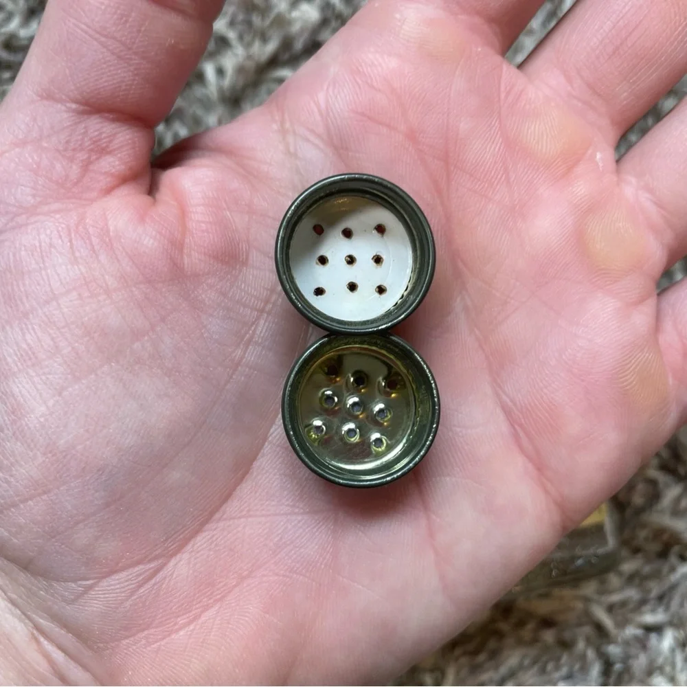 Seagram’s Gin Salt and Pepper Shakers
